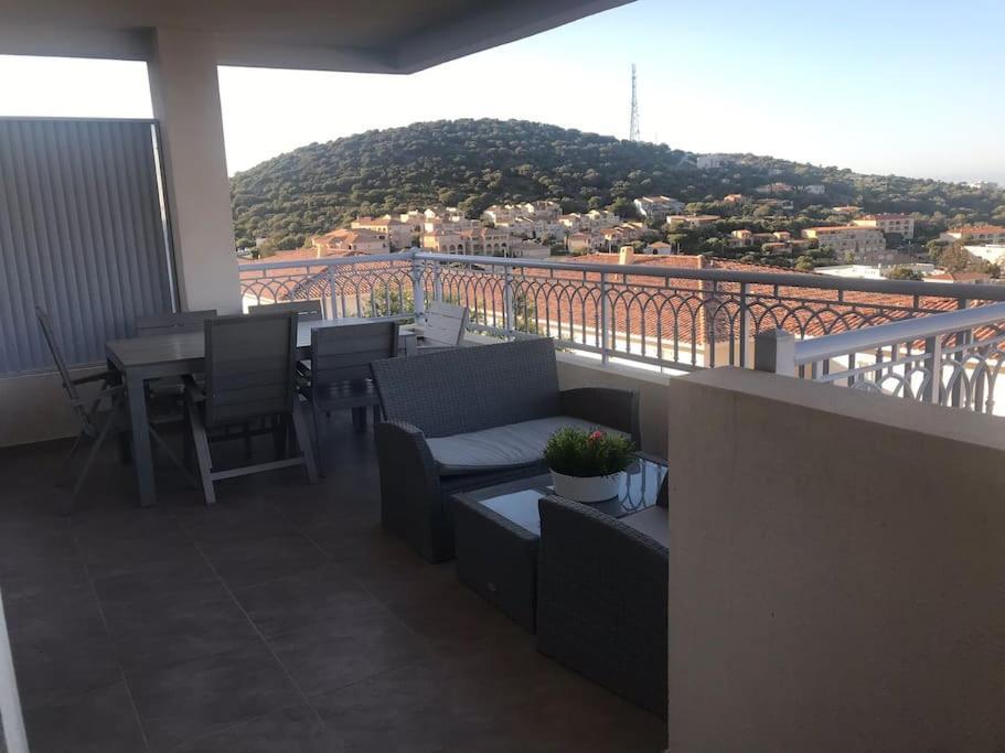 Appart Avec Terrasse Vue Sur Mer Exceptionnelle LʼÎle-Rousse المظهر الخارجي الصورة